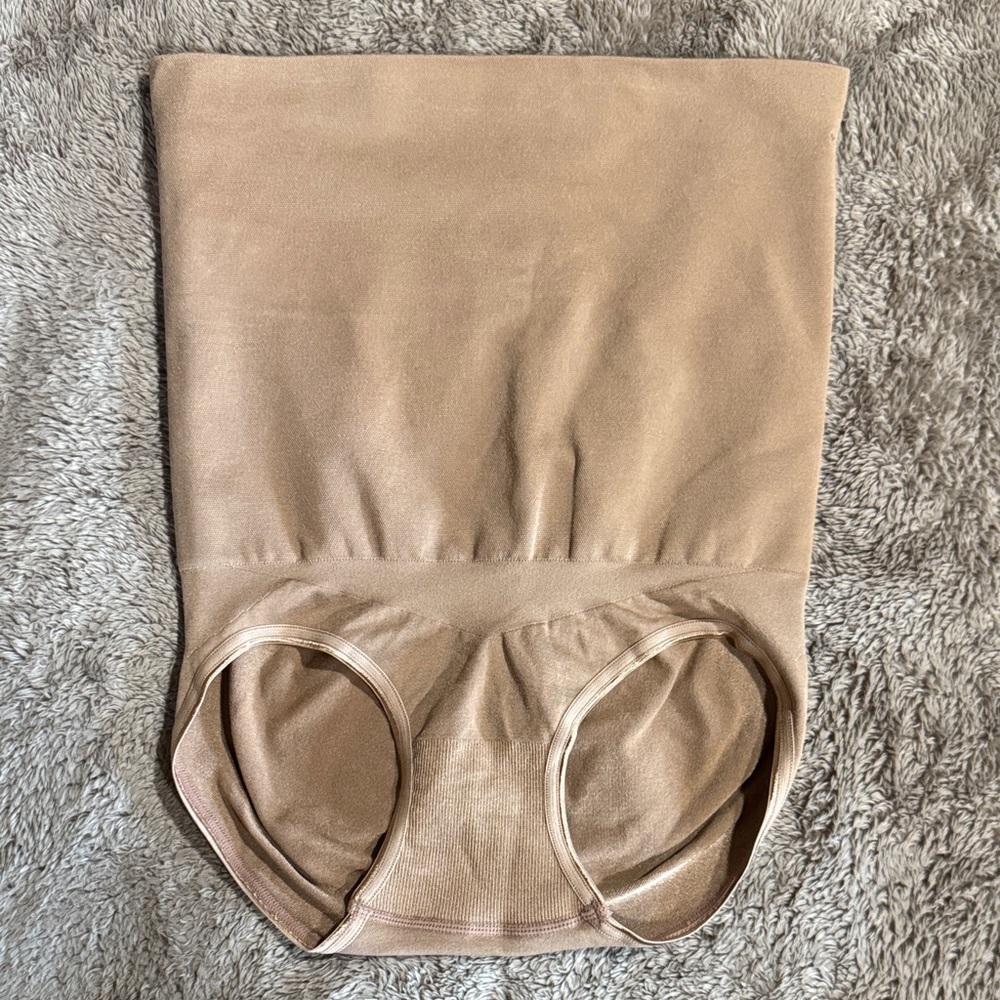 Red Hot by SPANX Seamless High-Waist Shapewear in Tan